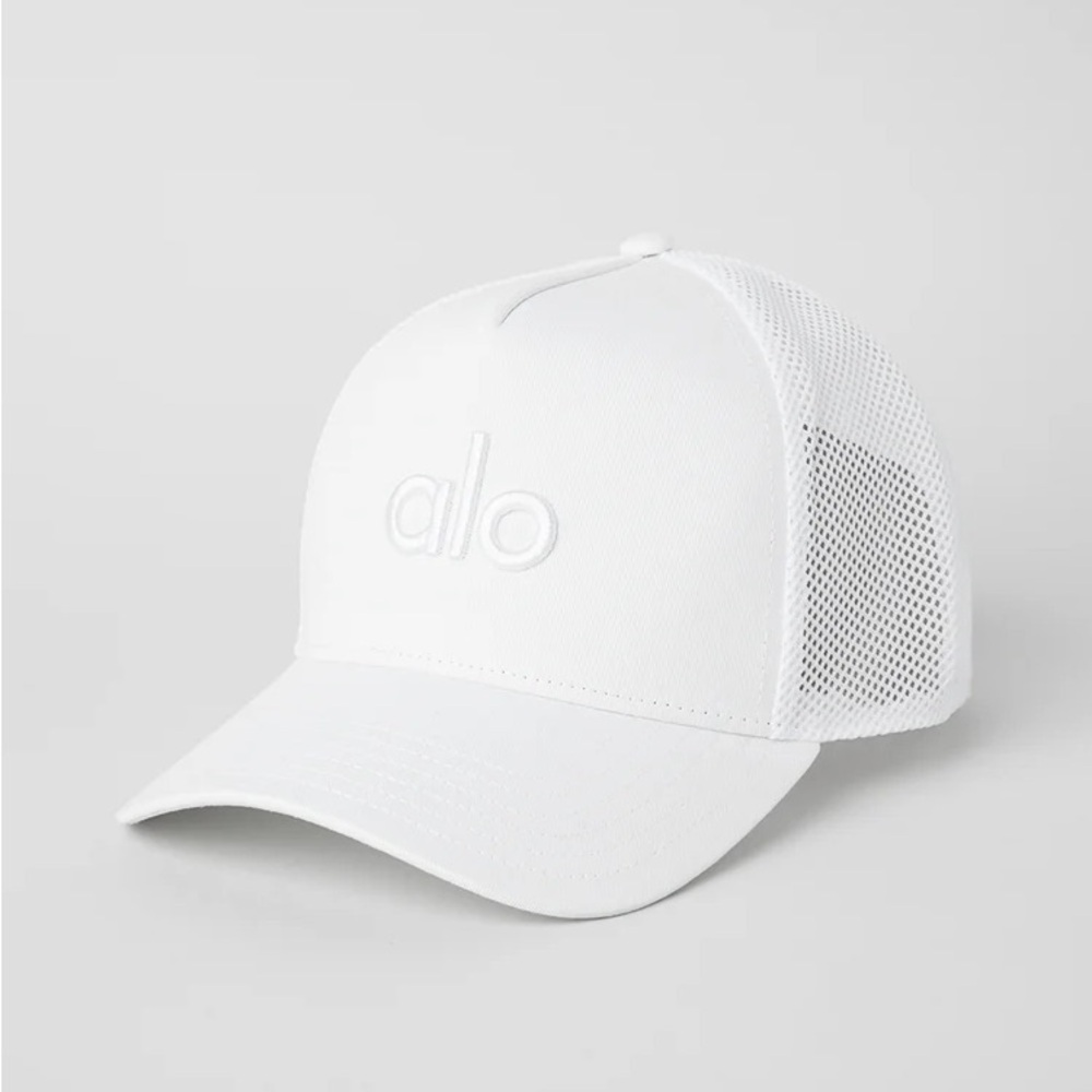 Alo District trucker hat- White